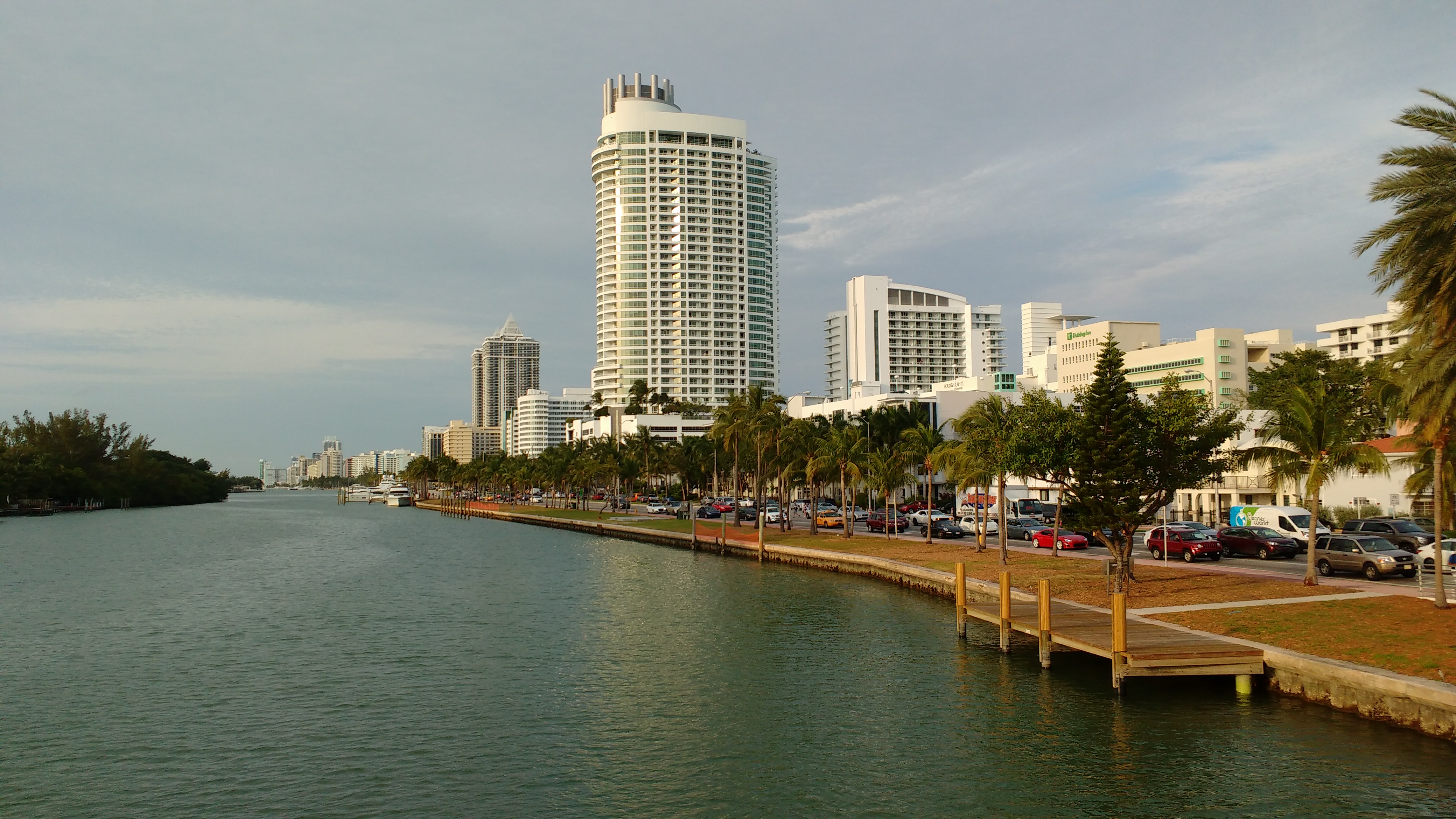 Miami Beach, photo by Jorge Brazil, https://www.flickr.com/photos/viajor/32671620234/in/photolist-RM5Ar9-gjdjTU-qZDnXM-ihTbWR-ikaNLd-2LbExP-99J12j-m9g22X-cw2LyL-7mivAS-e6xgL3-7DcP4x-q6SXV6-chcqRw-dUGyc1-qP8D29-8fWHUe-m9iyBp-bP88Vp-8fZZzU-858KYR-cw2NX5-ndVfje-6feE9n-m9JvAg-m86iBK-a822XR-hracVn-pSMF7T-ekYvYc-ouPjfa-7Cdj5j-98Vfrd-7W23N8-eEbr8w-gRzrBN-bM6xix-bH6XKK-S4mz7-q3Q28a-96Yfrf-bybQY5-918ocX-2L6zA4-m9hwHC-5EUMQP-84STkF-gSTfap-7FkP8D-8fNtpV